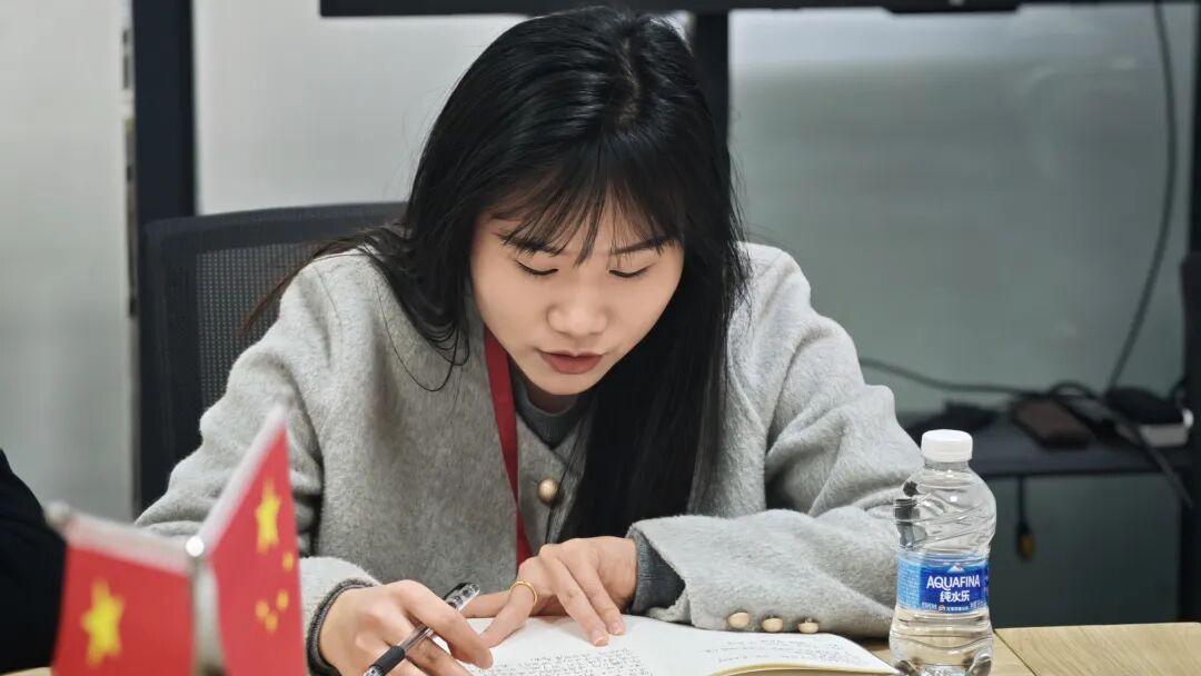 党建引领聚合力,创新赋能育新篇—— 11月新学八里党支部召开党员扩大会圆满召开(图2) 党建引领聚合力,创新赋能育新篇—— 11月新学八里党支部召开党员扩大会圆满召开(图2)